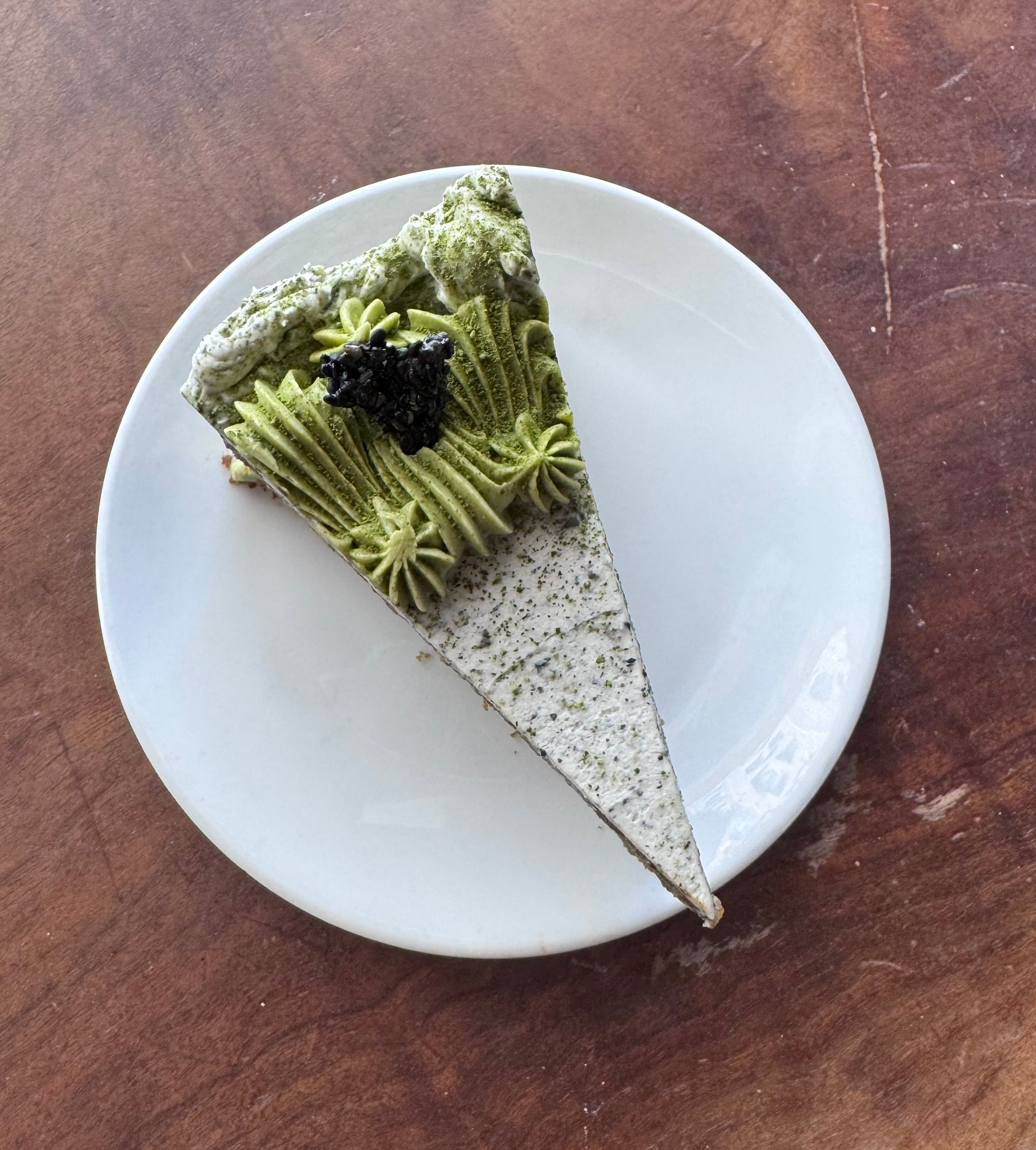ORGANIC/GLUTEN-FREE/PLANT-RICH ------- MATCHA PASSIONFRUIT CURD CAKE